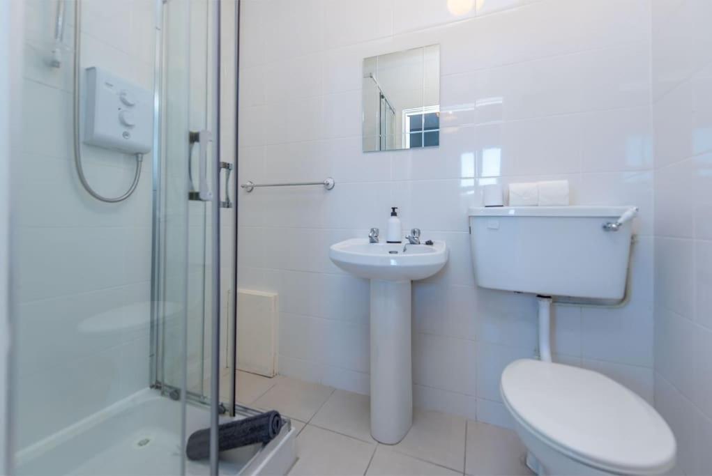 Clonbur House - Studio Village Apartment غالواي المظهر الخارجي الصورة